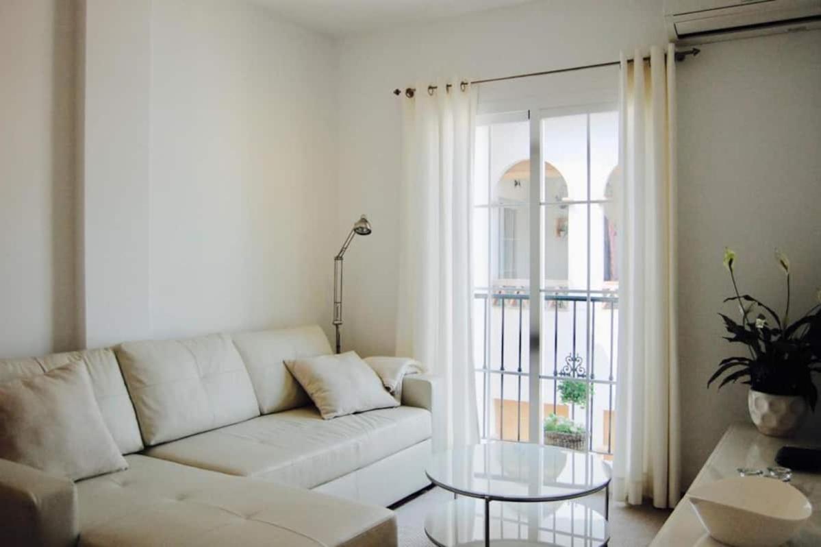 Fantastic 1 Bedroom Apartment In The Centre Of Nerja Ngoại thất bức ảnh
